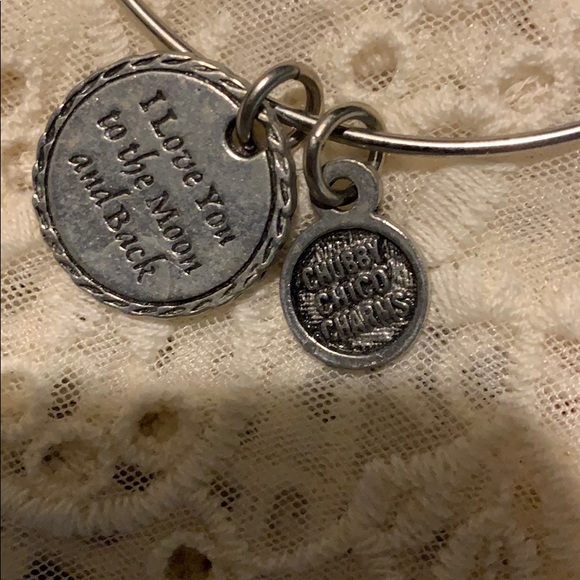 Wire bracelet  & 2 tiny prs of earrings - Picture 3 of 4